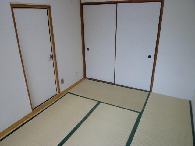 タウンハイツ加美の和室