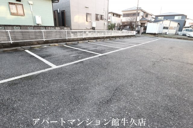 ソレアードホソヤAの駐車場