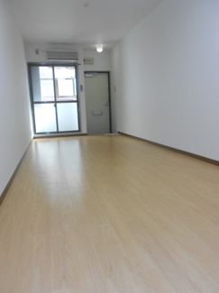【洋室】 | 近江マンション | 反転同タイプのお部屋です。