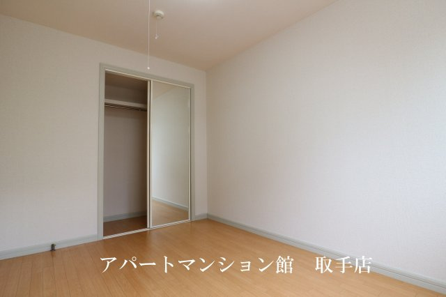 アイビーハイツの洋室