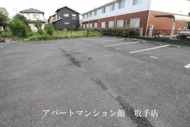 アイビーハイツの駐車場