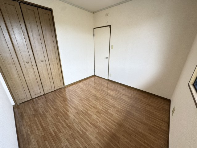 ロイヤルアネックス弐番館の洋室