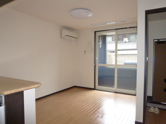 メゾンサン・ライズの居間・リビング