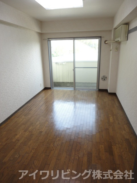 エントピア・タナカの洋室|【エントピア・タナカ】