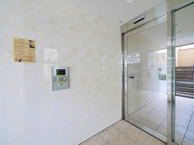 高の原ロイヤルメゾンのエントランス|オートロックあり