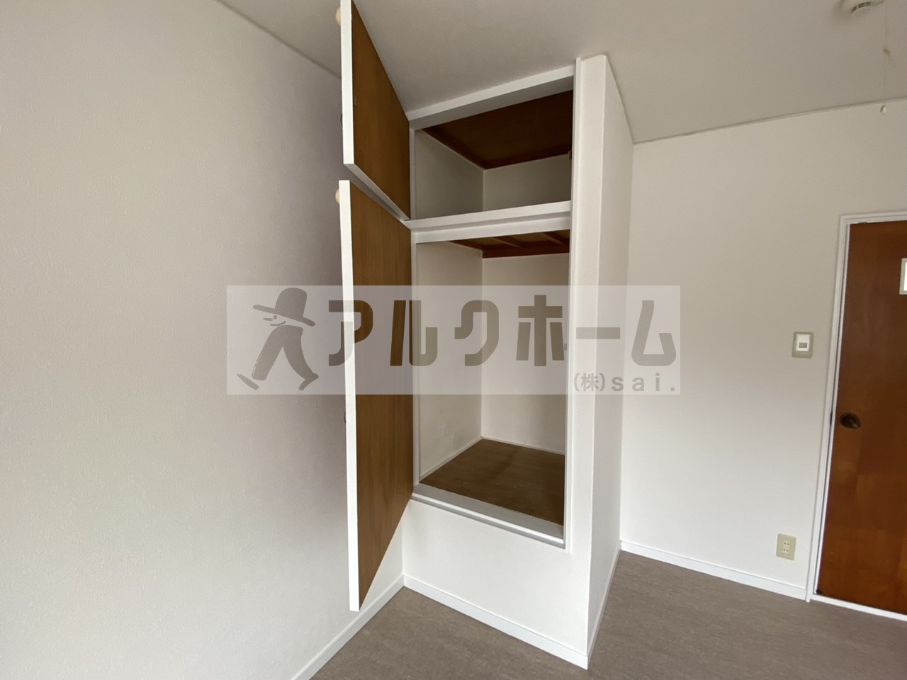 ウフルクア刑部3丁目の洋室