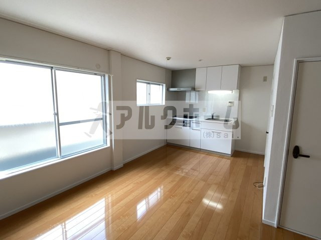 ウフルクア刑部3丁目の居間・リビング