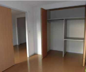 プラチディアの寝室