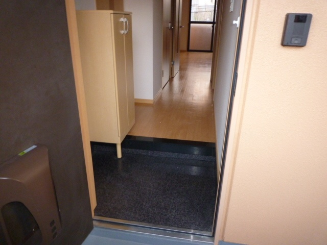 レジデンスヒルズの玄関