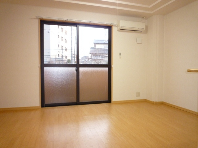 レジデンスヒルズの居間・リビング