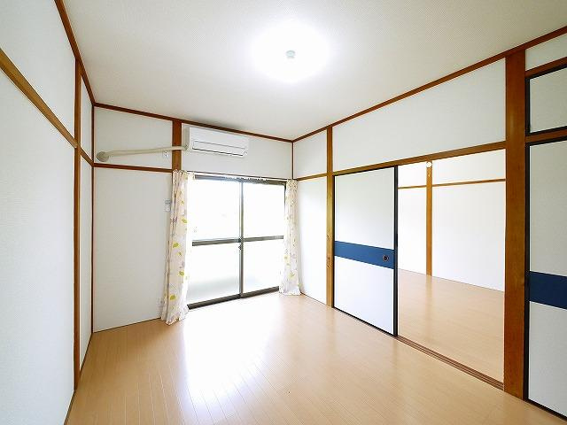 クリーミーコーポ西ノ京の洋室|コンパクトで使いやすい洋室です