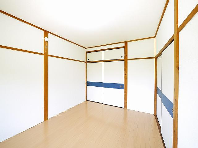 クリーミーコーポ西ノ京の洋室|個人の部屋や寝室として使える洋室です