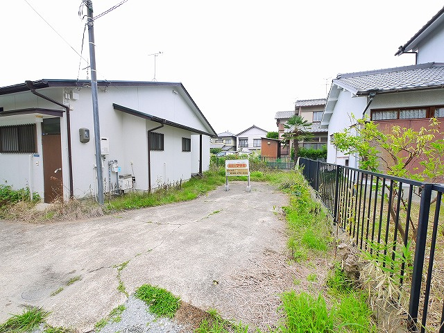 倍巖貸家の駐車場