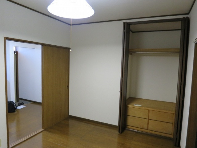 サンフラワーハイツの洋室