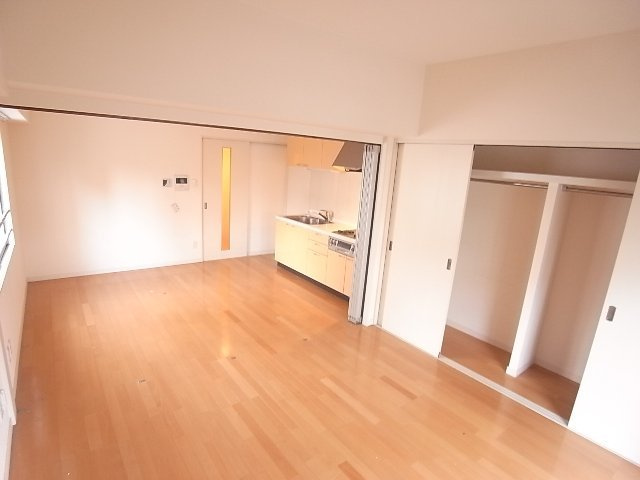 ＴＨＥ　ＭＥＴＲＯＰＯＬＩＴＡＮの居間・リビング|ＴＨＥ　ＭＥＴＲＯＰＯＬＩＴＡＮ（1LDK）　リビング