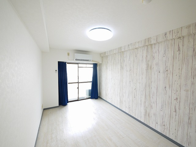 北羅マンションの洋室