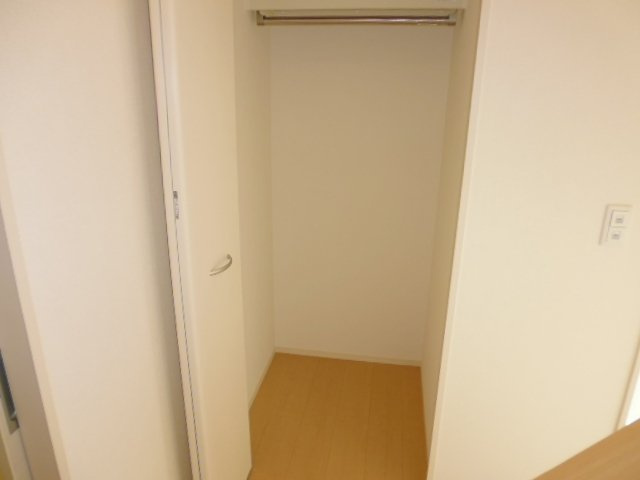 フルール浜町Bの収納|玄関横収納