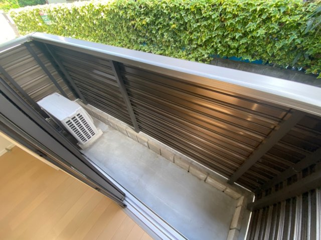 甲和トゲツのバルコニー