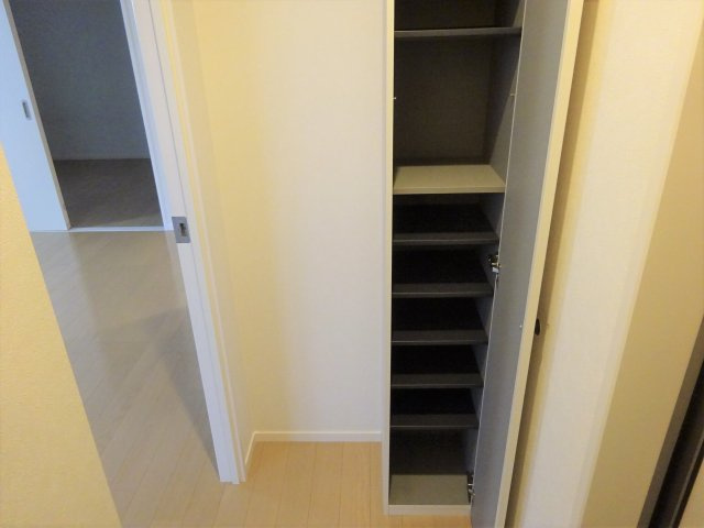 甲和トゲツの玄関