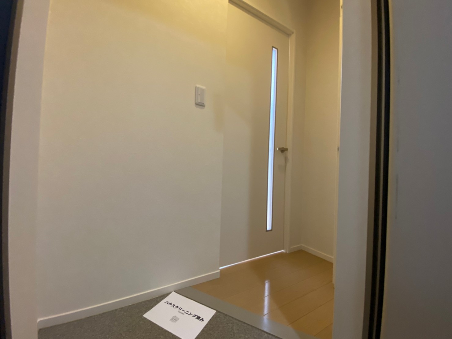 甲和トゲツの玄関