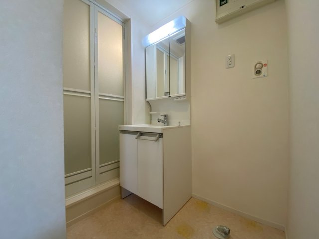 甲和トゲツの洗面所