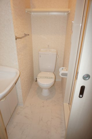 アソシアグロッツォ平尾駅前のトイレ|アソシアグロッツォ平尾駅前(1K)　トイレ