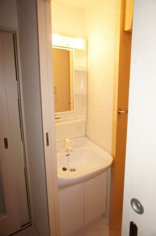 アソシアグロッツォ平尾駅前の洗面所|アソシアグロッツォ平尾駅前(1K)　洗面所