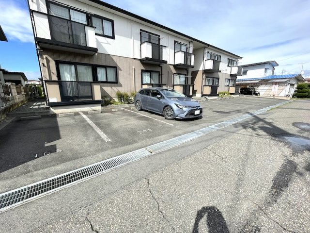 カインドネス大館の駐車場