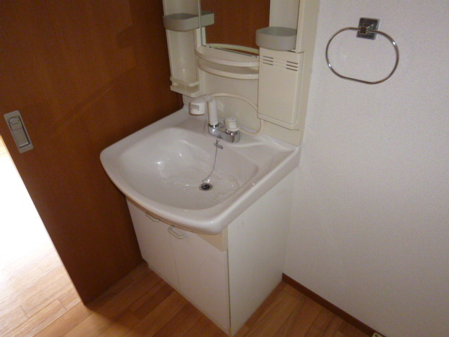 ヴィラ鴻の独立洗面台|洗髪洗面化粧台