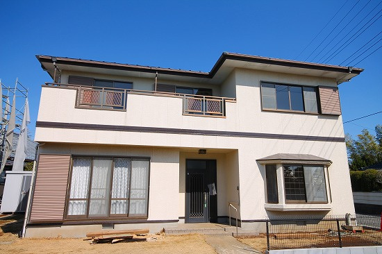 戸頭一戸建ての外観|日当り良好。バルコニー広め。