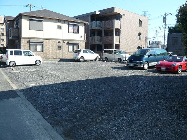 関戸ファースト駐車場