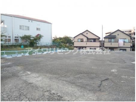 新倉パーキングの駐車場