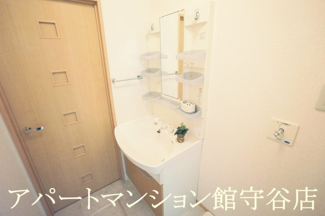 アプローズスクエアBの独立洗面台