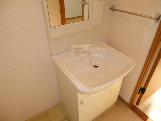 総社市三輪のアパートの独立洗面台|シャンプードレッサー