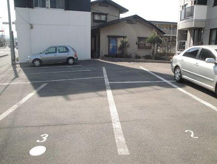 ライフステージコーワの駐車場