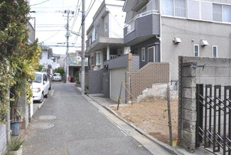 【前面道路含む現地写真】 | 世田谷区東玉川2丁目売地4200万円前面道路1