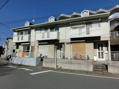 【外観】 | サンハイム津田沼 | サンハイム津田沼　軽量鉄骨2階建て　日当たりのよい物件です