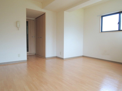 【寝室】 | イーストヴィレッジ大宅