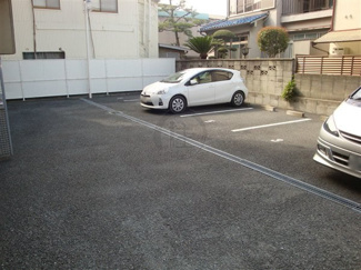 【駐車場】
