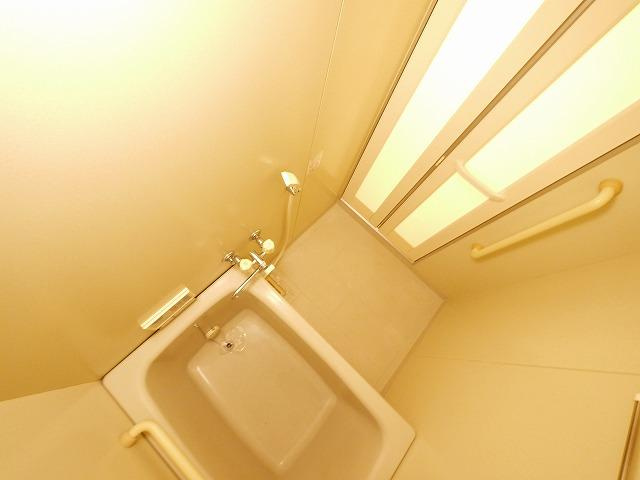 グリーンパークコートの浴室|きれいなお風呂です