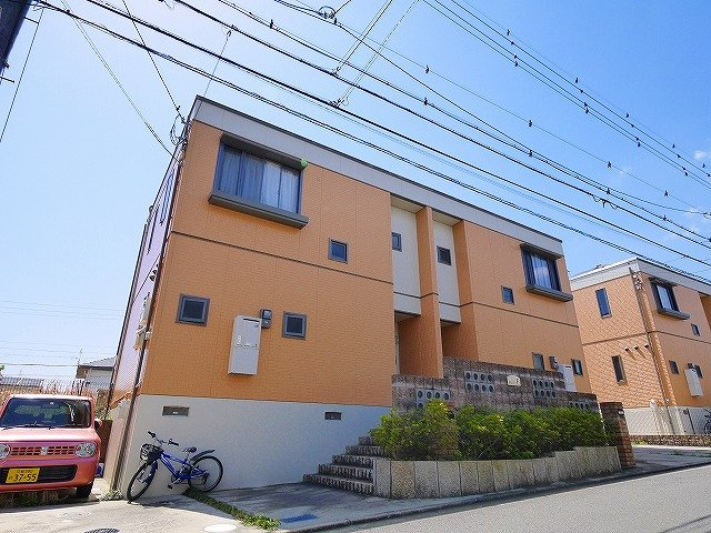 精華台メゾネットFの外観