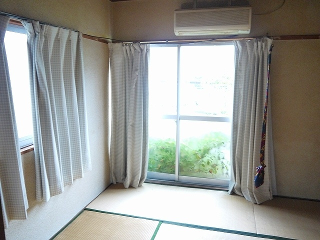 堀内アパート（四条大路５丁目）の和室|畳の上でゆっくりとくつろげる和室です