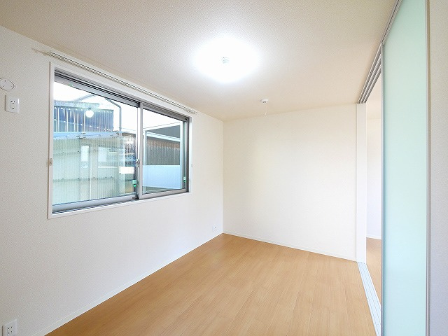 ヴィラーチェ船屋の洋室|広々とした洋室です