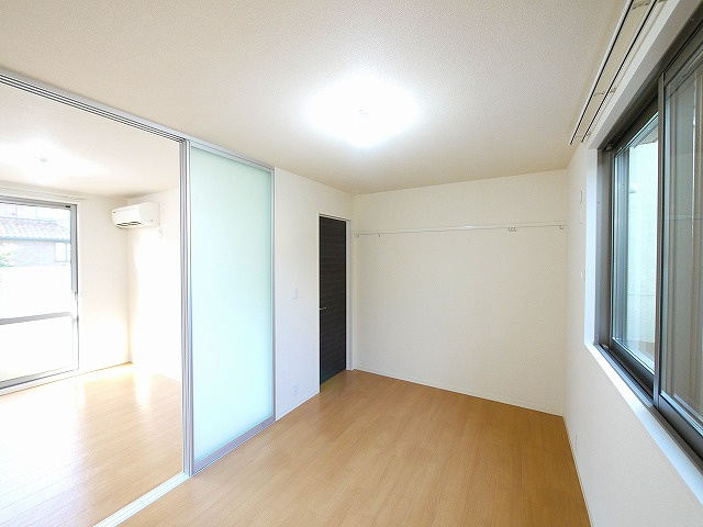 ヴィラーチェ船屋の寝室|開放的な寝室です