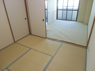 【和室】 | 岸和田WIN | 続き間としても使用できる和室