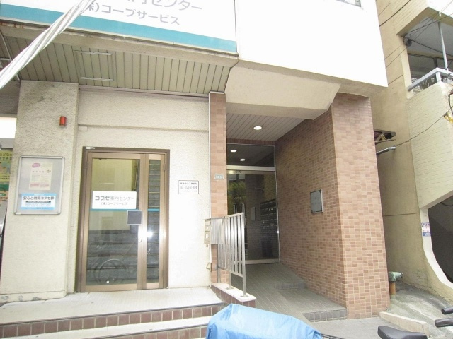 小石川コヤマハイツのエントランス