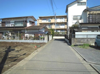 【前面道路含む現地写真】 | 世田谷区新町1丁目建築条件付売地7600万円前面道路