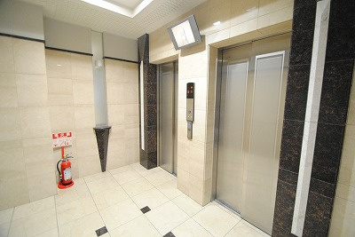 ロフティ城南セントラルタワーのロビー