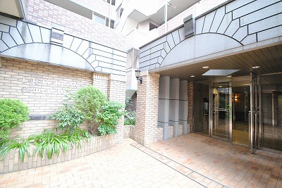 ロフティ城南セントラルタワーのエントランス