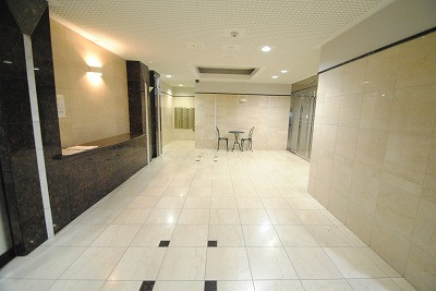 ロフティ城南セントラルタワーのロビー